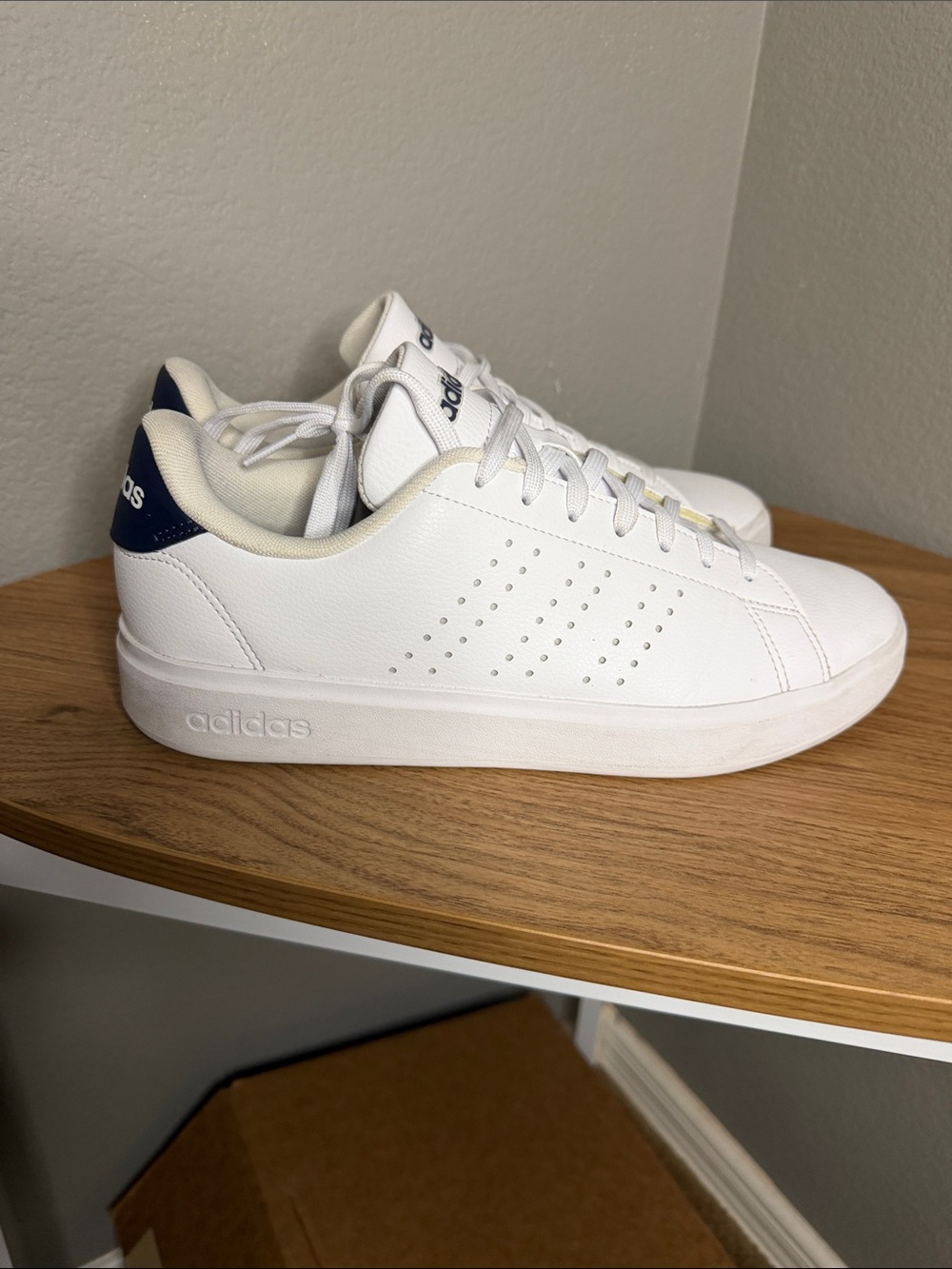 Adidas Adult's Advantage 2.0 Tennis Shoes
Size 9 - Picture 4 of 4